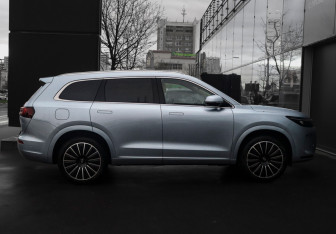 Подержанный автомобиль AITO M7 2023 года (4 фото)