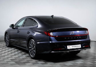 Подержанный автомобиль Hyundai Sonata 2019 года (7 фото)