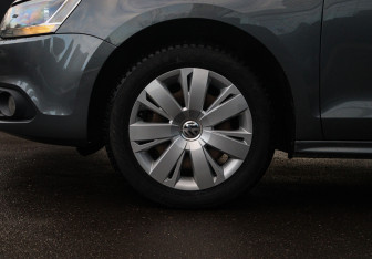 Подержанный автомобиль Volkswagen Jetta Sedan 2012 года (19 фото)