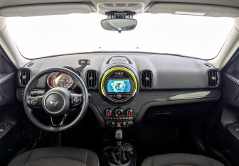 Подержанный автомобиль MINI Countryman 2018 года (14 фото)