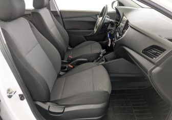 Подержанный автомобиль Hyundai Solaris Sedan 2021 года (23 фото)