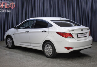 Подержанный автомобиль Hyundai Solaris Sedan 2014 года (7 фото)