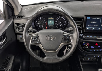 Подержанный автомобиль Hyundai Solaris Sedan 2020 года (22 фото)