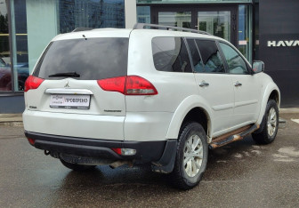 Подержанный автомобиль Mitsubishi Pajero Sport 2014 года (5 фото)