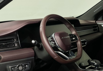 Подержанный автомобиль Jetour X90 2023 года (13 фото)