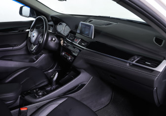 Подержанный автомобиль BMW X2 2019 года (11 фото)
