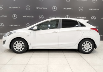 Подержанный автомобиль Hyundai i30 Hatchback 2014 года (8 фото)