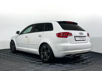 Подержанный автомобиль Audi A3 Hatchback 2012 года (7 фото)