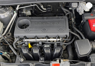 Подержанный автомобиль Hyundai ix35 2013 года (9 фото)