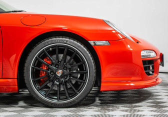 Подержанный автомобиль Porsche 911 Coupe 2010 года (13 фото)