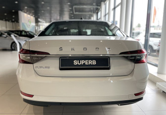 Новый Skoda Superb Liftback 2025 (4 фото)