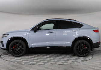 Подержанный автомобиль Geely Tugella 2023 года (8 фото)