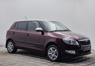 Подержанный автомобиль Skoda Fabia Hatchback 2012 года (7 фото)
