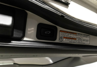 Подержанный автомобиль Toyota Land Cruiser Suv 2015 года (20 фото)