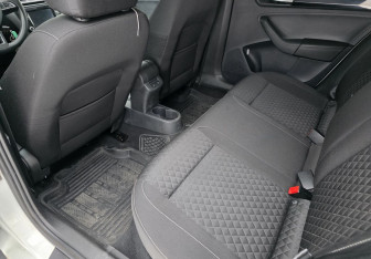 Подержанный автомобиль Skoda Rapid Liftback 2017 года (10 фото)