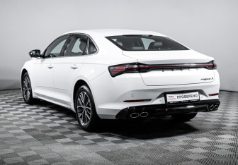 Подержанный автомобиль Geely Preface 2024 года (7 фото)