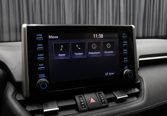 Подержанный автомобиль Toyota RAV4 2020 года (20 фото)