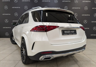 Подержанный автомобиль Mercedes-Benz GLE 2021 года (7 фото)