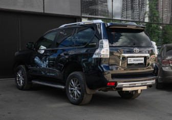 Подержанный автомобиль Toyota Land Cruiser Prado 2011 года (6 фото)
