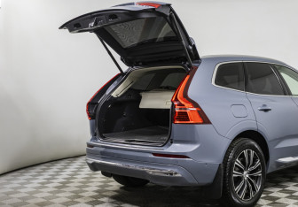 Подержанный автомобиль Volvo XC60 2021 года (15 фото)