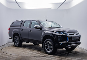 Подержанный автомобиль Mitsubishi L200 2019 года (3 фото)