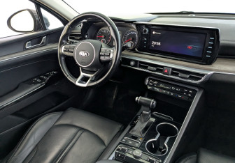 Подержанный автомобиль Kia K5 2020 года (30 фото)