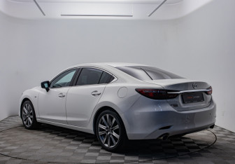 Подержанный автомобиль Mazda 6 Sedan 2022 года (7 фото)
