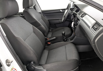 Подержанный автомобиль Skoda Rapid Liftback 2019 года (24 фото)