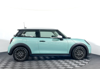 Подержанный автомобиль MINI Hatch 2025 года (4 фото)