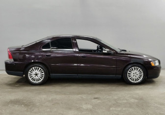 Подержанный автомобиль Volvo S60 2007 года (4 фото)