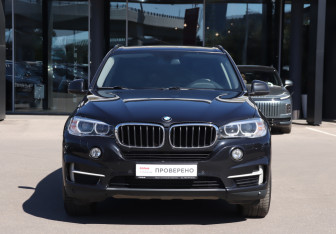 Подержанный автомобиль BMW X5 2017 года (2 фото)