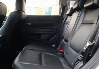 Подержанный автомобиль Mitsubishi Outlander 2013 года (8 фото)
