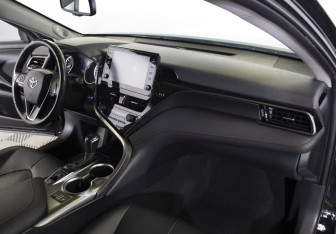 Подержанный автомобиль Toyota Camry Sedan 2021 года (14 фото)