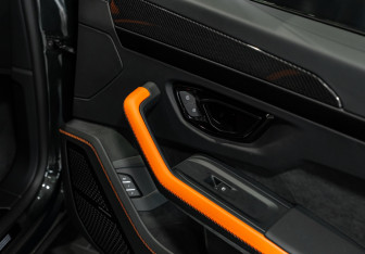 Подержанный автомобиль Lamborghini Urus 2025 года (22 фото)