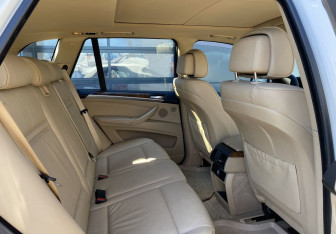 Подержанный автомобиль BMW X5 2008 года (25 фото)