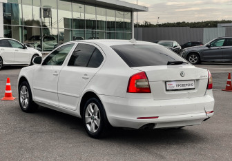 Подержанный автомобиль Skoda Octavia Liftback 2012 года (7 фото)