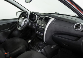 Подержанный автомобиль Datsun mi-DO 2015 года (9 фото)