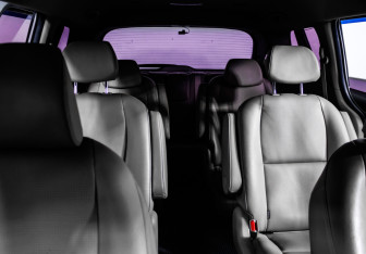 Подержанный автомобиль Kia Carnival 2019 года (14 фото)