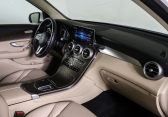 Подержанный автомобиль Mercedes-Benz GLC Coupe 2021 года (11 фото)