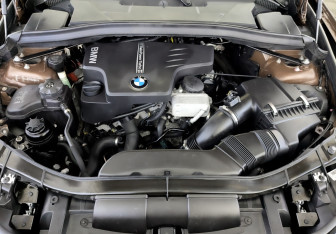 Подержанный автомобиль BMW X1 2012 года (9 фото)