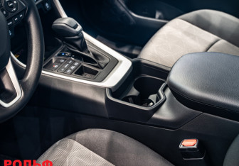 Новый Toyota RAV4 2025 (9 фото)