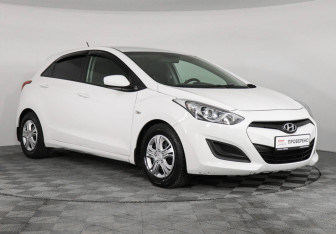 Подержанный автомобиль Hyundai i30 Hatchback 2012 года (3 фото)