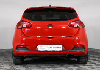 Подержанный автомобиль Kia Ceed Hatchback 2015 года (6 фото)