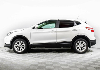 Подержанный автомобиль Nissan Qashqai 2014 года (3 фото)