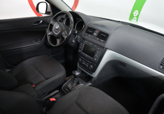 Подержанный автомобиль Skoda Yeti 2011 года (6 фото)