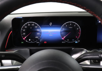 Подержанный автомобиль Mercedes-Benz GLB 2024 года (11 фото)