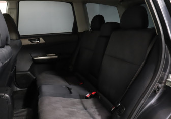 Подержанный автомобиль Subaru Forester Suv 2008 года (8 фото)