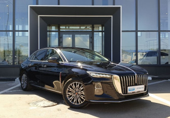 Подержанный автомобиль Hongqi H5 2023 года (3 фото)