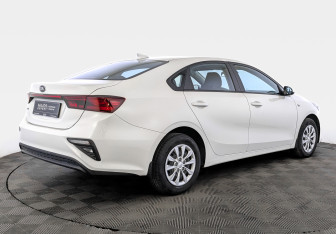 Подержанный автомобиль Kia Cerato Sedan 2019 года (5 фото)