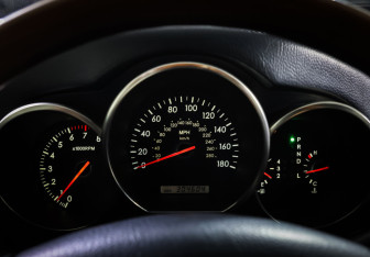 Подержанный автомобиль Lexus SC Convertible 2002 года (16 фото)